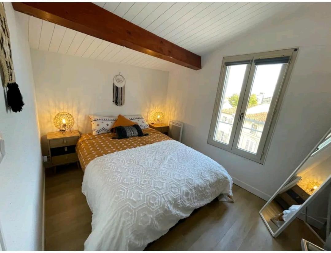 Le Loft Berbère - idéal couples, familles, business - centre historique, WIFI , NETFLIX Niort Exterior foto